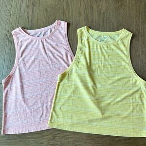 Bundle of 2 GapFit Breathe Tank Tops Size XS